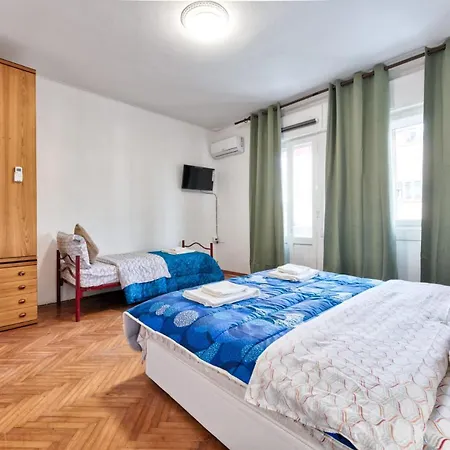 Cozy Miranese